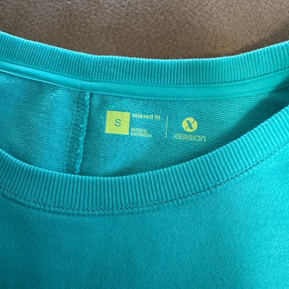 Xersion Long-Sleeve Top - Picture 3 of 4